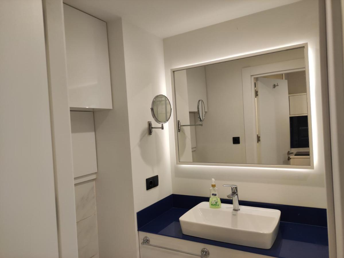 Orbi Cyti Apartment Batumi Bagian luar foto
