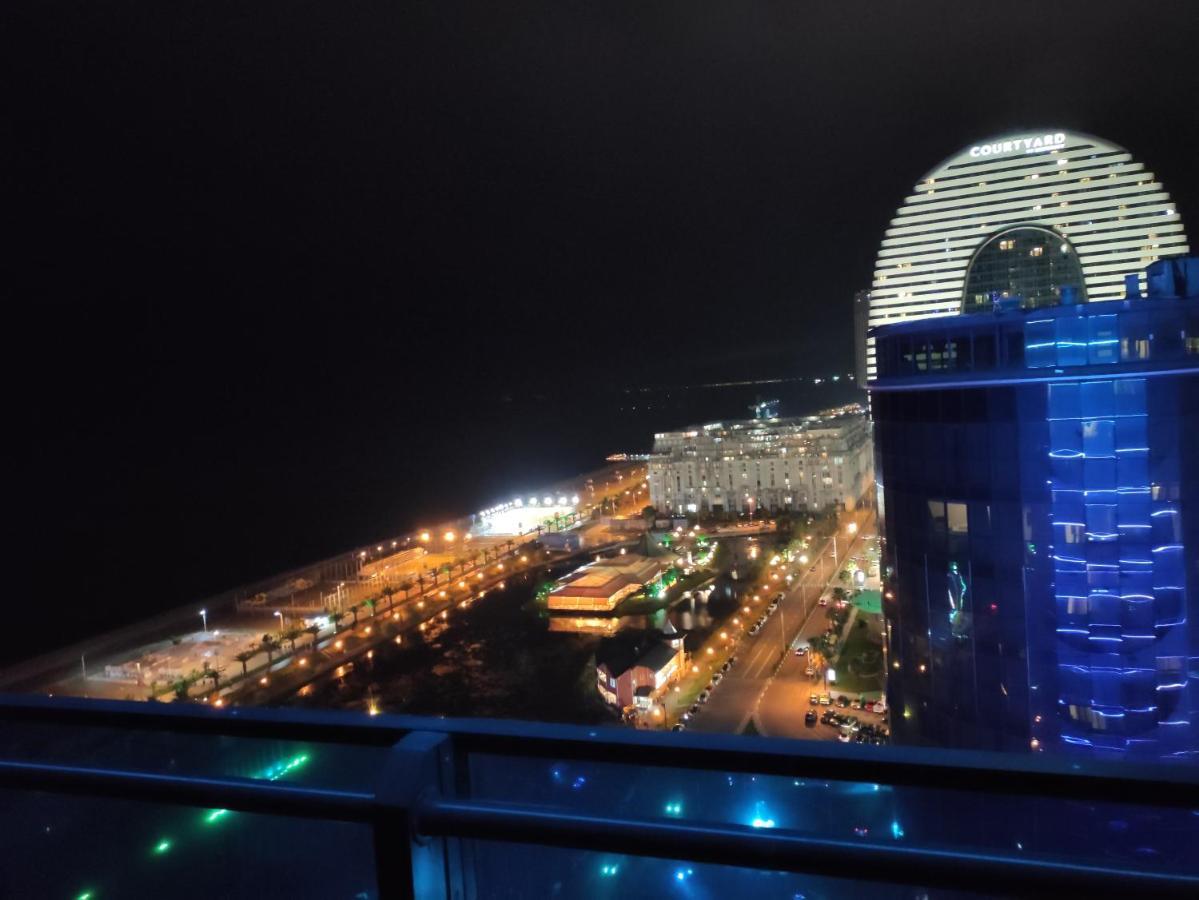 Orbi Cyti Apartment Batumi Bagian luar foto